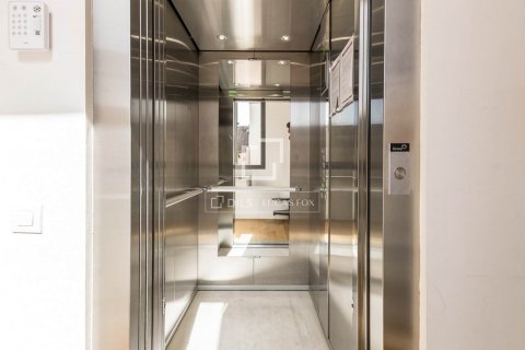 2 bedrooms apartment for sale in Barcelona, Catalonia, Spain № 8532 - photo 30