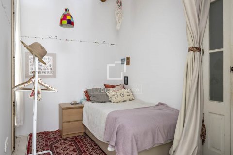 Apartamento de 3 dormitorios en venta en Barcelona, Cataluña, Spain № 8533 - foto 14