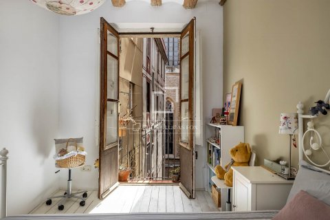 Apartamento de 3 dormitorios en venta en Barcelona, Cataluña, Spain № 8533 - foto 16