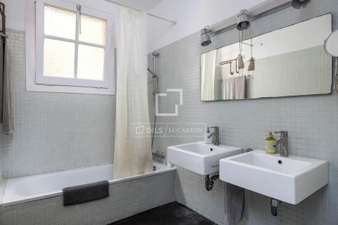 Apartamento de 3 dormitorios en venta en Barcelona, Cataluña, Spain № 8533 - foto 13