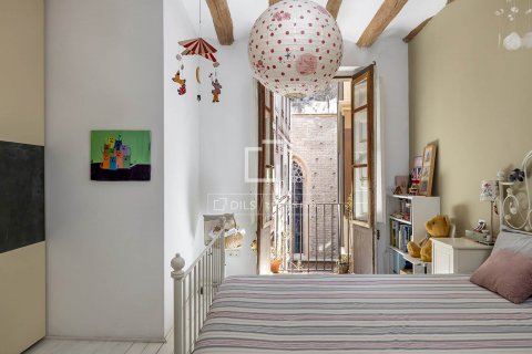 Apartamento de 3 dormitorios en venta en Barcelona, Cataluña, Spain № 8533 - foto 15