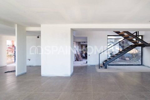 5 bedrooms villa for sale in Barcelona, Catalonia, Spain № 1302 - photo 11