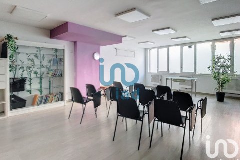 Propiedad comercial de 291 m² en venta en Barcelona, Cataluña, Spain № 5011 - foto 3