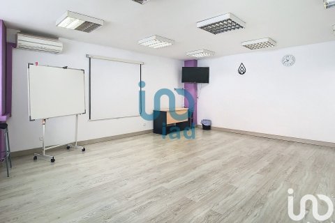 Propiedad comercial de 291 m² en venta en Barcelona, Cataluña, Spain № 5011 - foto 14