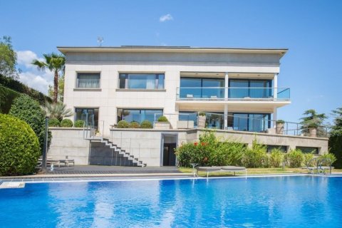 Сasa de 7 dormitorios en venta en Sant Andreu de Llavaneres, Barcelona, Cataluña, Spain № 1416 - foto 4