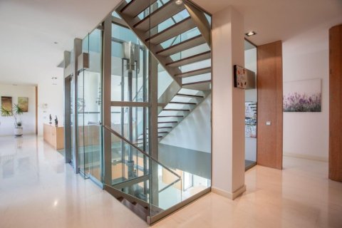Сasa de 7 dormitorios en venta en Sant Andreu de Llavaneres, Barcelona, Cataluña, Spain № 1416 - foto 30
