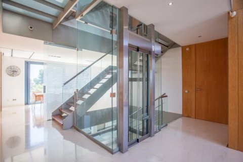 Сasa de 7 dormitorios en venta en Sant Andreu de Llavaneres, Barcelona, Cataluña, Spain № 1416 - foto 8