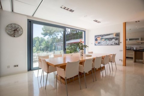 Сasa de 7 dormitorios en venta en Sant Andreu de Llavaneres, Barcelona, Cataluña, Spain № 1416 - foto 13