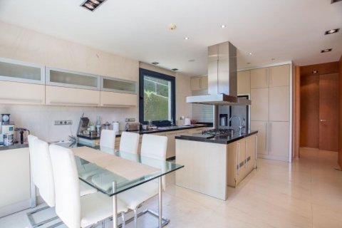 Сasa de 7 dormitorios en venta en Sant Andreu de Llavaneres, Barcelona, Cataluña, Spain № 1416 - foto 15