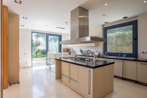 Сasa de 7 dormitorios en venta en Sant Andreu de Llavaneres, Barcelona, Cataluña, Spain № 1416 - foto 16