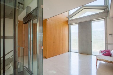 Сasa de 7 dormitorios en venta en Sant Andreu de Llavaneres, Barcelona, Cataluña, Spain № 1416 - foto 7