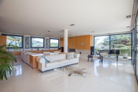 Сasa de 7 dormitorios en venta en Sant Andreu de Llavaneres, Barcelona, Cataluña, Spain № 1416 - foto 10