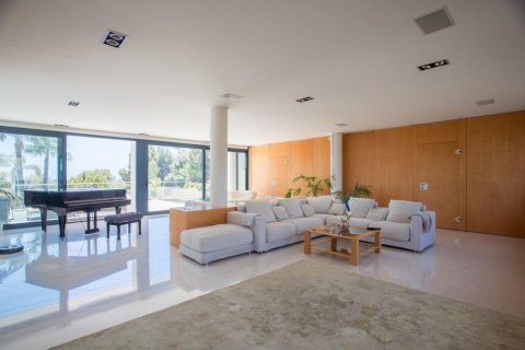 Сasa de 7 dormitorios en venta en Sant Andreu de Llavaneres, Barcelona, Cataluña, Spain № 1416 - foto 9