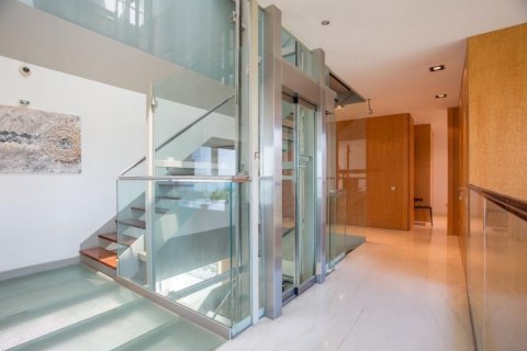 Сasa de 7 dormitorios en venta en Sant Andreu de Llavaneres, Barcelona, Cataluña, Spain № 1416 - foto 27
