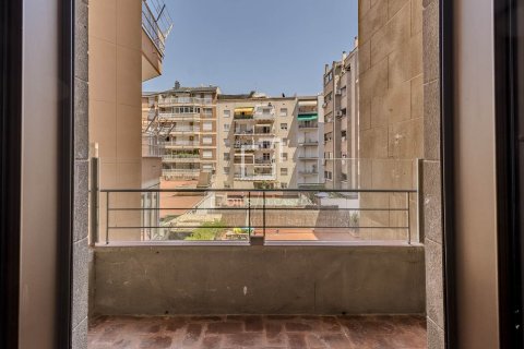 2 bedrooms apartment for sale in Barcelona, Catalonia, Spain № 4357 - photo 18