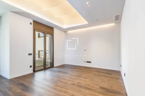 2 bedrooms apartment for sale in Barcelona, Catalonia, Spain № 4357 - photo 9