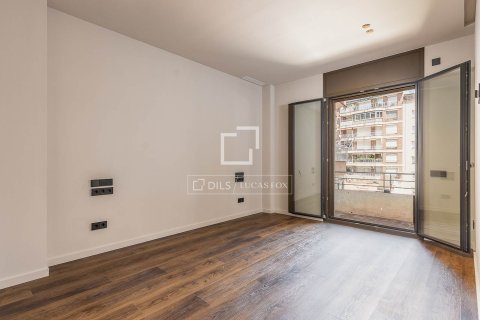 2 bedrooms apartment for sale in Barcelona, Catalonia, Spain № 4357 - photo 19