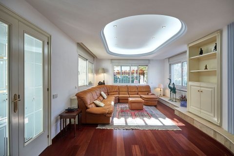 6 bedrooms house for sale in Sant Just Desvern, Barcelona, Catalonia, Spain № 8145 - photo 13
