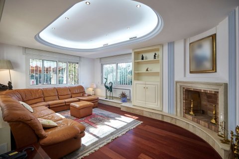 6 bedrooms house for sale in Sant Just Desvern, Barcelona, Catalonia, Spain № 8145 - photo 15