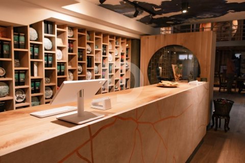 150 sq.m. retail store for sale in Barcelona, Catalonia, Spain № 5201