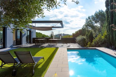 4 bedrooms villa for sale in Premia De Dalt, Barcelona, Catalonia, Spain № 4329 - photo 4