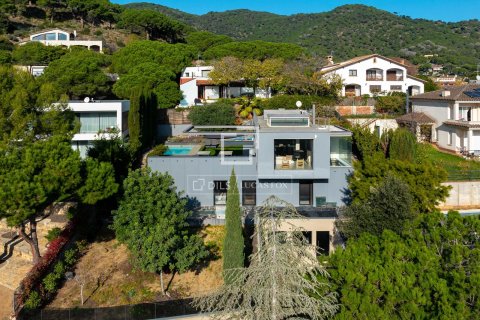 4 bedrooms villa for sale in Premia De Dalt, Barcelona, Catalonia, Spain № 4329