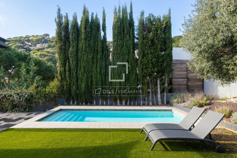 4 bedrooms villa for sale in Premia De Dalt, Barcelona, Catalonia, Spain № 4329 - photo 2
