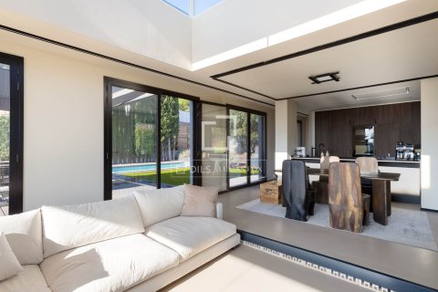 4 bedrooms villa for sale in Premia De Dalt, Barcelona, Catalonia, Spain № 4329 - photo 7