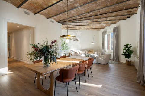 Apartamento de 4 dormitorios en venta en Barcelona, Cataluña, Spain № 5525 - foto 2