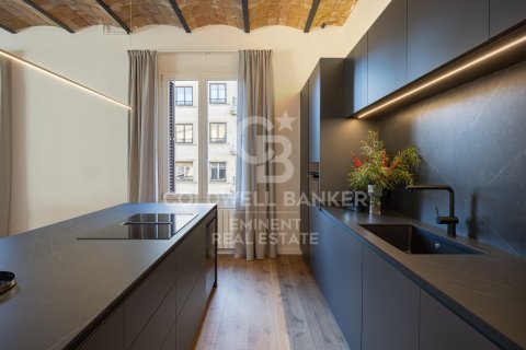 Apartamento de 4 dormitorios en venta en Barcelona, Cataluña, Spain № 5525 - foto 7