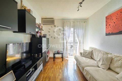 Apartamento de 2 dormitorios en venta en Barcelona, Cataluña, Spain № 5530 - foto 3