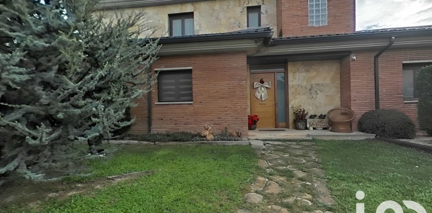 Дом с 6 спальнями в Альпикате, Лерида, Каталония, Испания № 4799