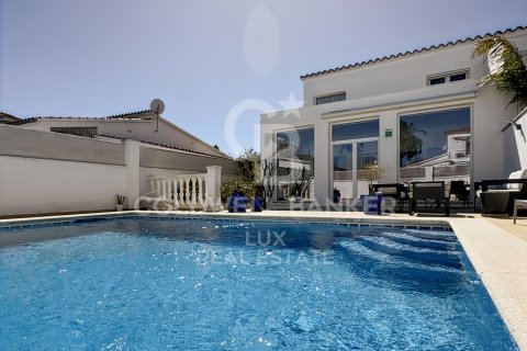 3 bedrooms house for sale in Empuriabrava, Girona, Catalonia, Spain № 7902 - photo 5