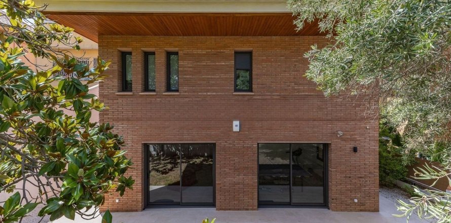 8 bedrooms house for sale in Sant Just Desvern, Barcelona, Catalonia, Spain № 8147