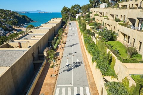 4 bedrooms apartment for sale in Begur, Girona, Catalonia, Spain № 8150 - photo 2