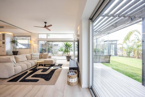 4 bedrooms house for sale in Esplugues de Llobregat, Barcelona, Catalonia, Spain № 8148 - photo 12