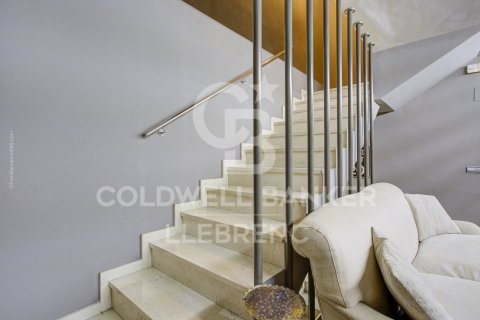 354 sq.m. duplex for sale in Barcelona, Catalonia, Spain № 6073 - photo 16
