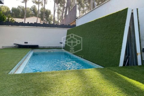 5 bedrooms villa for sale in Castelldefels, Barcelona, Catalonia, Spain № 928 - photo 22