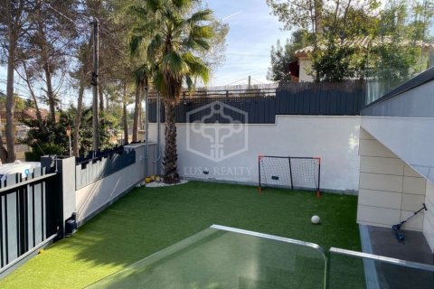5 bedrooms villa for sale in Castelldefels, Barcelona, Catalonia, Spain № 928 - photo 24
