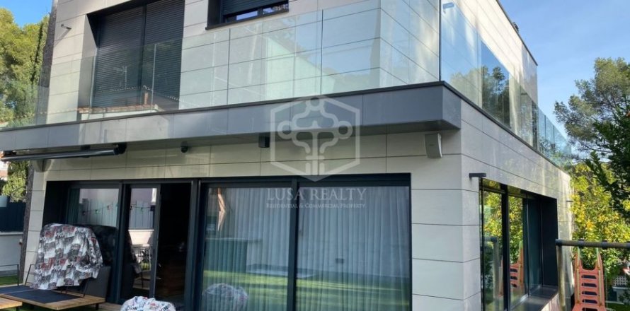5 bedrooms villa for sale in Castelldefels, Barcelona, Catalonia, Spain № 928