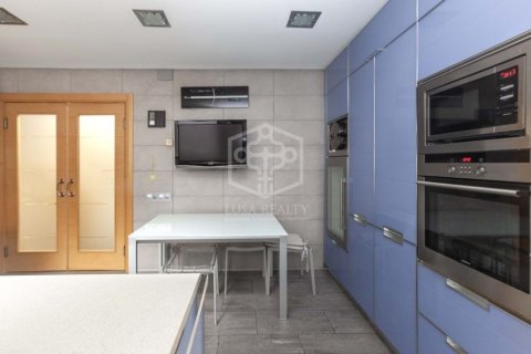 5 bedrooms apartment for sale in Barcelona, Catalonia, Spain № 929 - photo 7