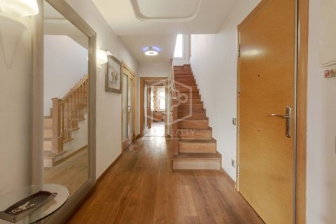 5 bedrooms apartment for sale in Barcelona, Catalonia, Spain № 929 - photo 9