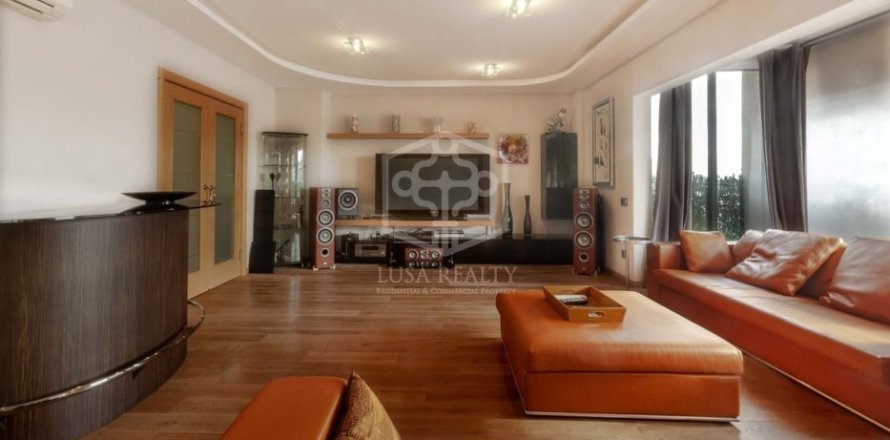 5 bedrooms apartment for sale in Barcelona, Catalonia, Spain № 929
