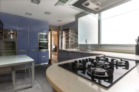 5 bedrooms apartment for sale in Barcelona, Catalonia, Spain № 929 - photo 8