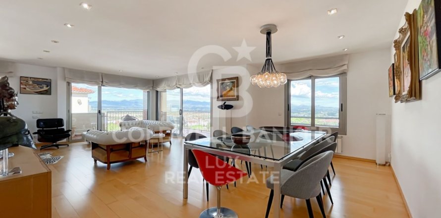 3 bedrooms penthouse for sale in Figueres, Girona, Catalonia, Spain № 5843