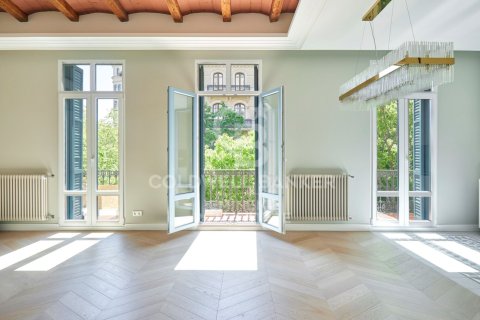 3 bedrooms apartment for sale in Barcelona, Catalonia, Spain № 5842