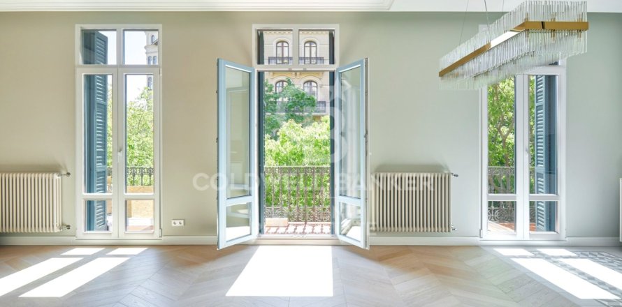 3 bedrooms apartment for sale in Barcelona, Catalonia, Spain № 5842