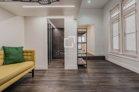 Купить квартиру в Барселона, Испания с 3 спальни, 212м², № 6280 - фото 24