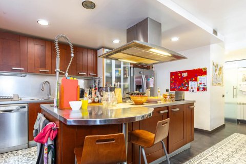 3 bedrooms apartment for sale in Esplugues de Llobregat, Barcelona, Catalonia, Spain № 6279 - photo 17