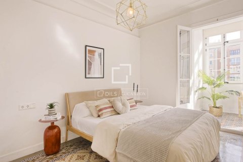 Apartamento de 3 dormitorios en venta en Barcelona, Cataluña, Spain № 6275 - foto 11